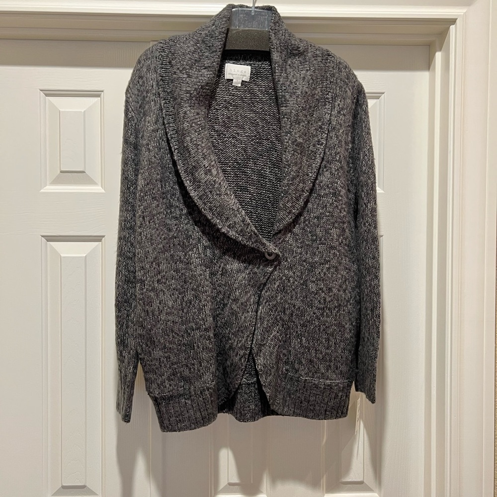 Hinge Sweater - Tags on - Never worn